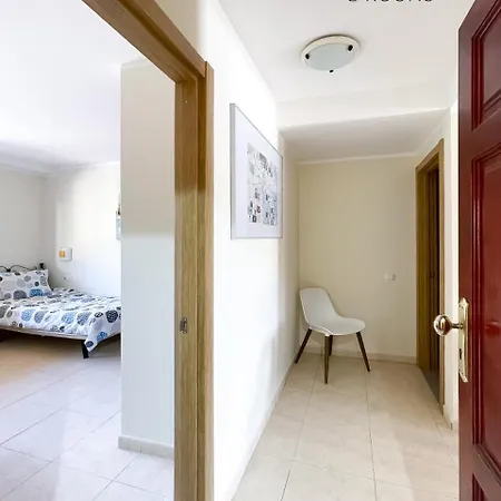 B-rent Royal 2 Bed Pool Barbecue&relax Apartment *