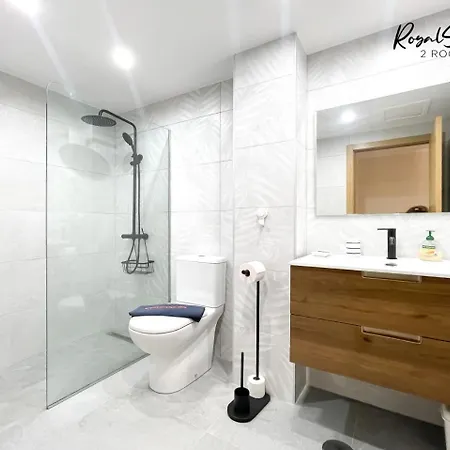 B-rent Royal 2 Bed Pool Barbecue & Relax Lägenhet *